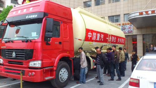 廣大車(chē)主現場(chǎng)觀(guān)摩